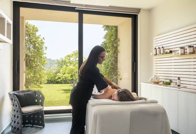 호텔 Il Boscareto Resort & Spa