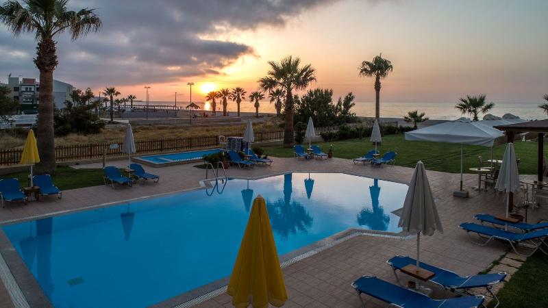 בית מלון כפרי Ilian Beach & Apartments