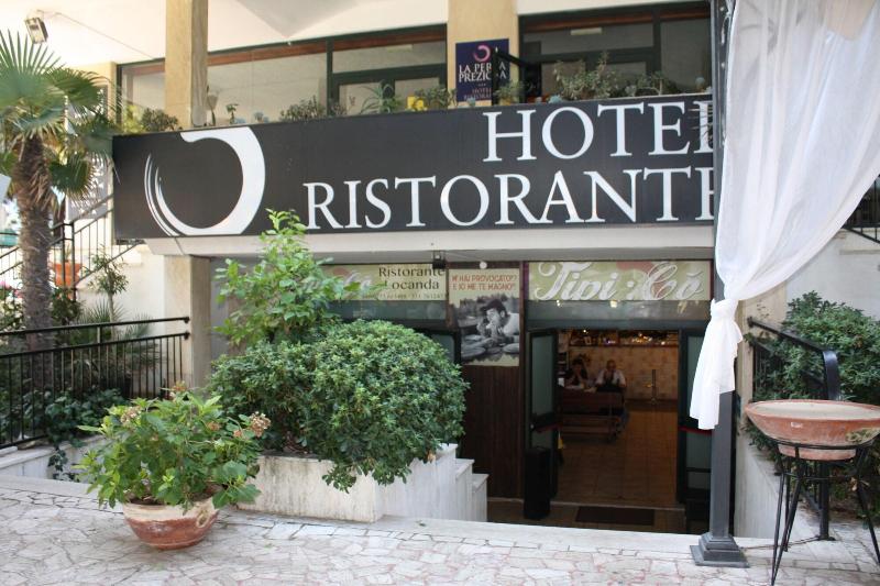 ホテル La Perla Preziosa