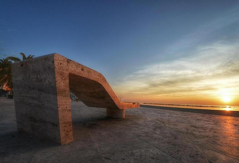 ホテル La Perla Preziosa