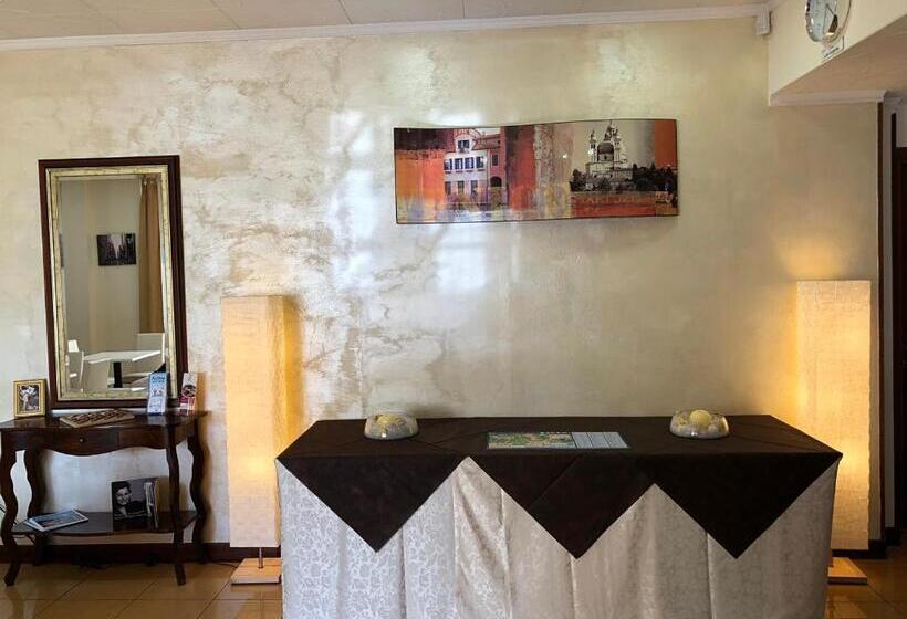 ホテル La Perla Preziosa