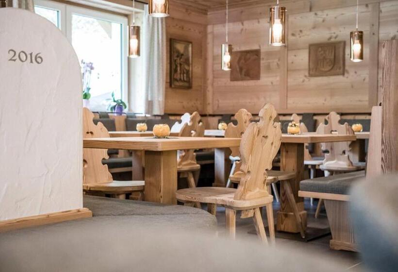 Отель La Pineta