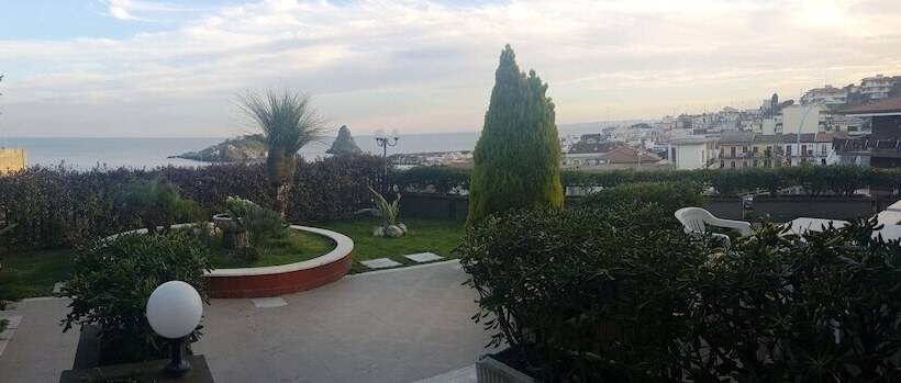 בית מלון כפרי Lachea