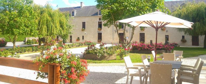 호텔 Hôtel Le Manoir De Mathan Crépon à La Campagne 5 Mn D Arromanches Et 10 Mn De Bayeux