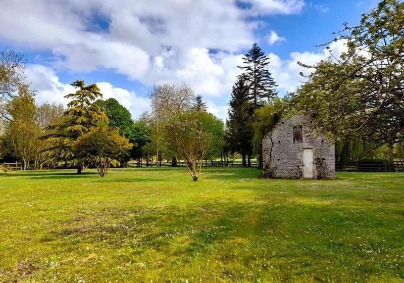 호텔 Hôtel Le Manoir De Mathan Crépon à La Campagne 5 Mn D Arromanches Et 10 Mn De Bayeux