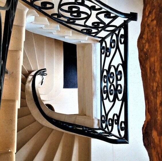 호텔 Hôtel Le Manoir De Mathan Crépon à La Campagne 5 Mn D Arromanches Et 10 Mn De Bayeux