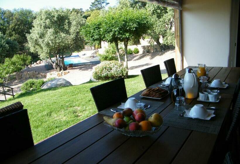 Отель Les Jardins De Mathieu