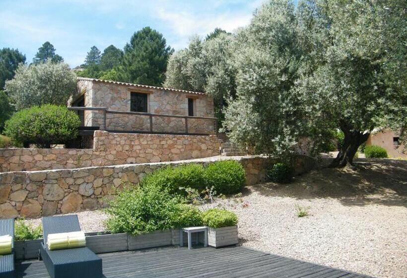 Отель Les Jardins De Mathieu