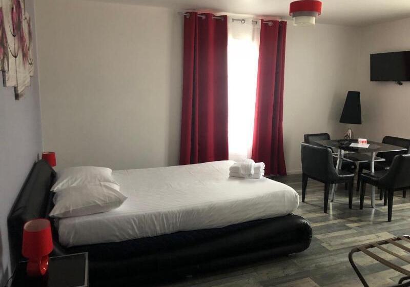 Отель Logis Hôtel Du Cirque Troyes Centre Historique