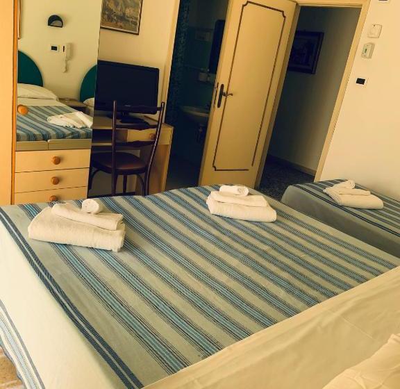 Отель Maria Piera