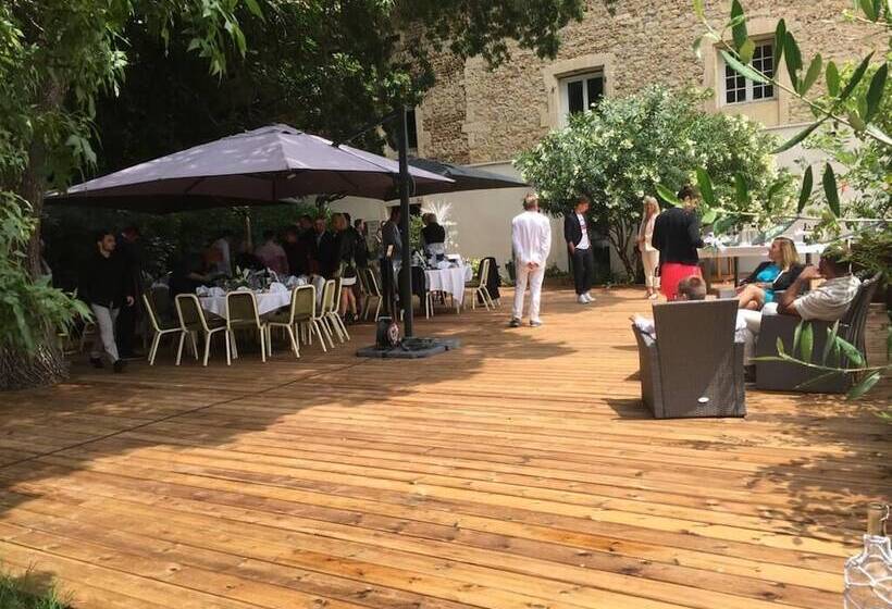 هتل Mas De Galoffre