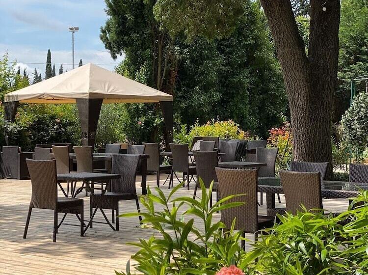 هتل Mas De Galoffre