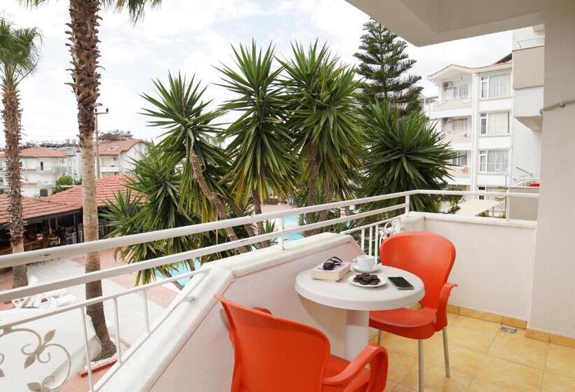 ホテル New Garden Side