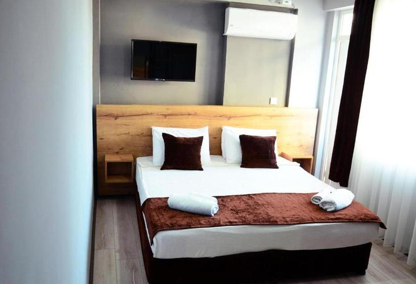 ホテル New Garden Side