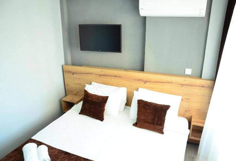 ホテル New Garden Side