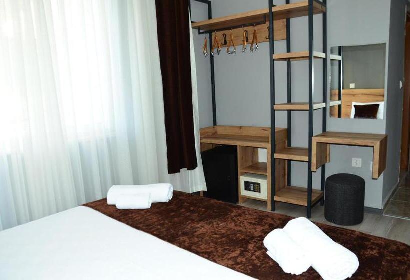 ホテル New Garden Side