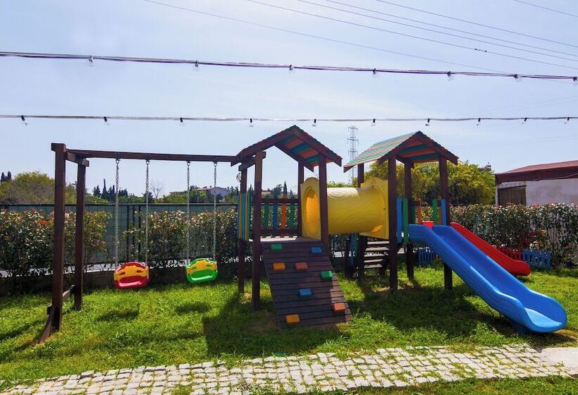 ホテル New Garden Side