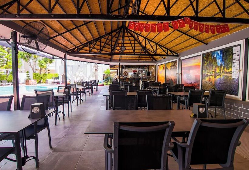 ホテル New Garden Side