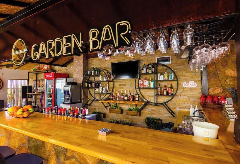 ホテル New Garden Side