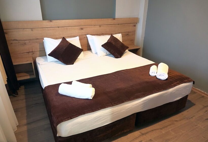 ホテル New Garden Side