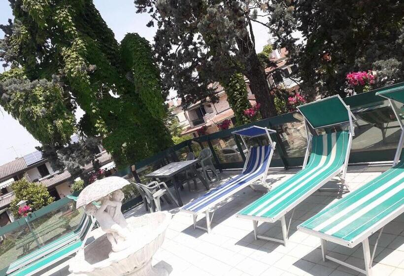 فندق New Tiffany's Park