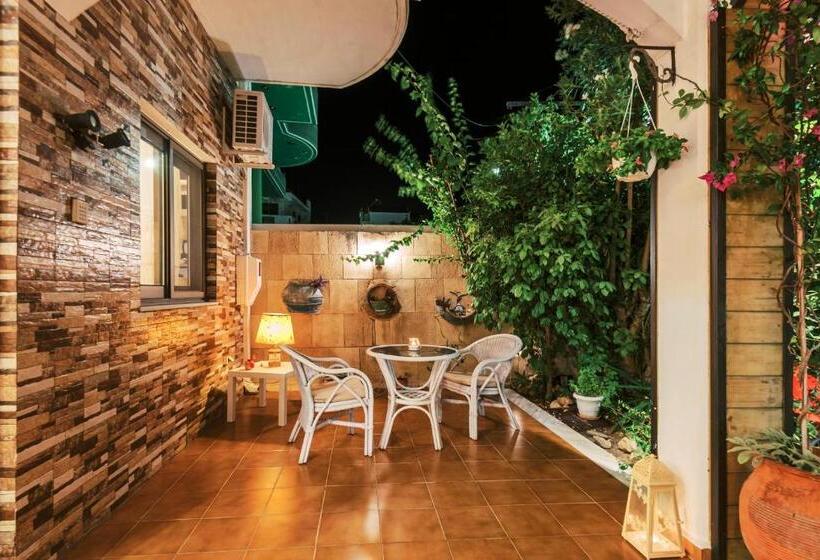 ホテル Panorama Genadi