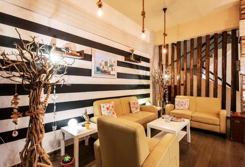 ホテル Panorama Genadi