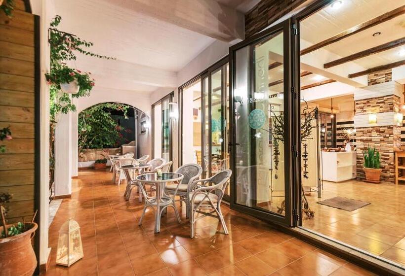 ホテル Panorama Genadi