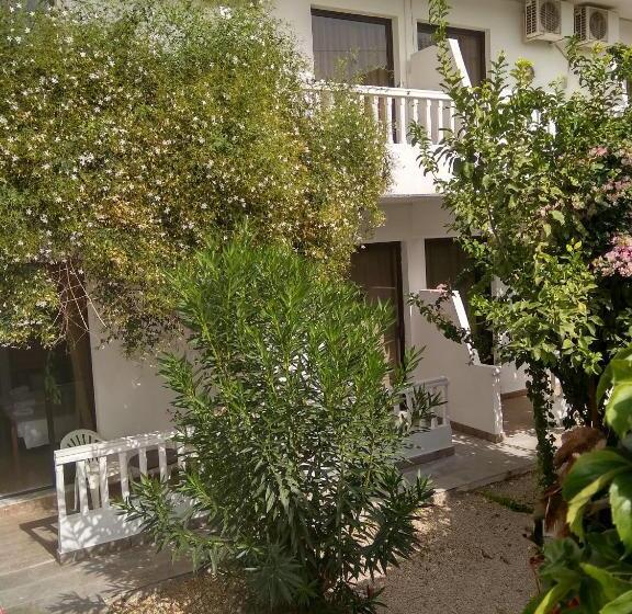 ホテル Panorama Genadi