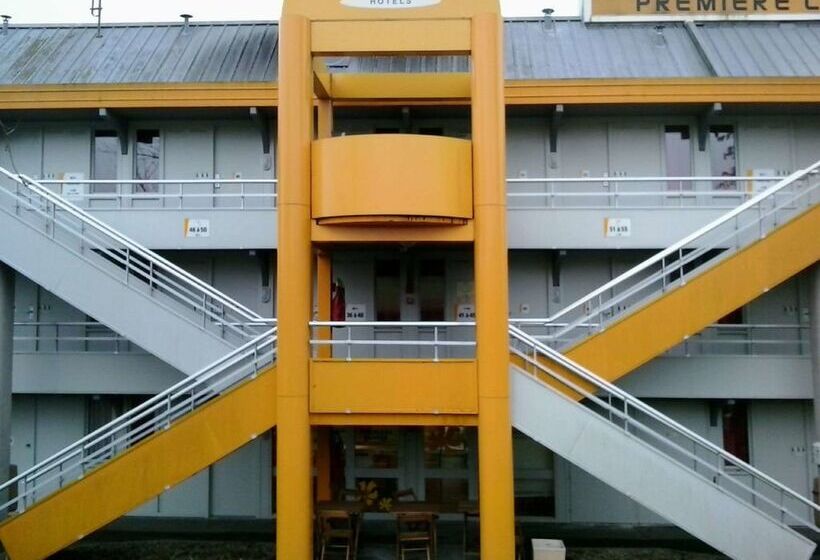 Отель Premiere Classe Charleville Mezieres