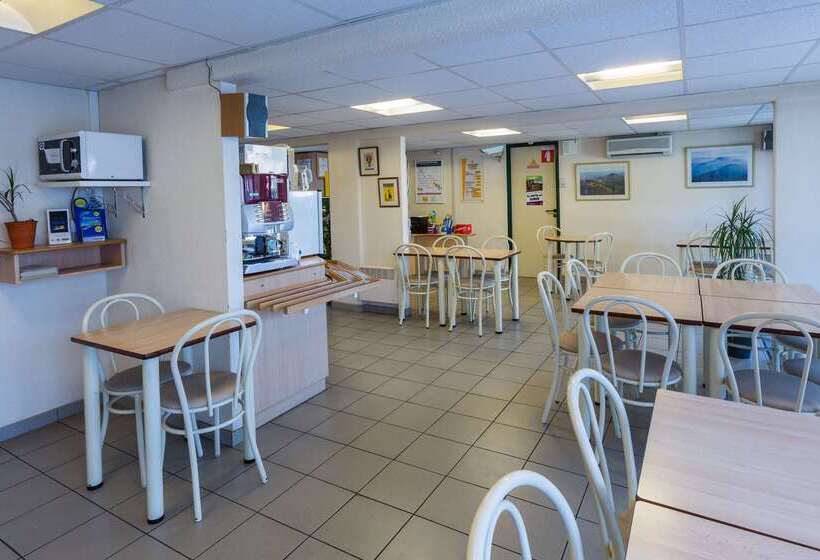 فندق Premiere Classe Clermont Ferrand Nord