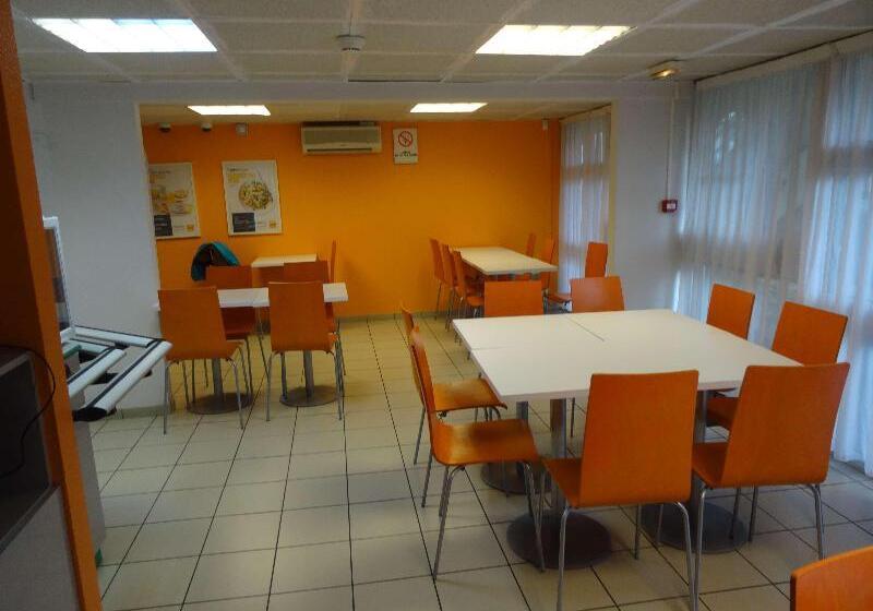 בית מלון כפרי Premiere Classe Lyon Sud   Chasse Sur Rhône