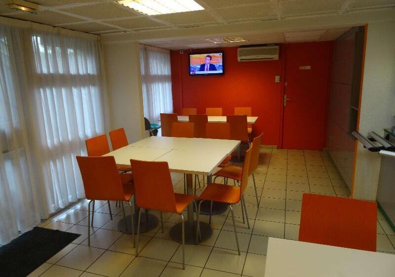 בית מלון כפרי Premiere Classe Lyon Sud   Chasse Sur Rhône