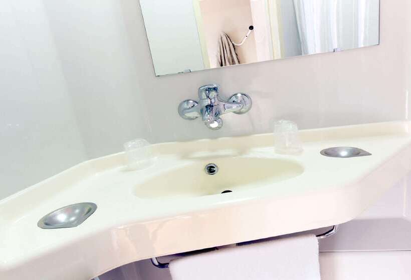 בית מלון כפרי Premiere Classe Nancy Est  Essey