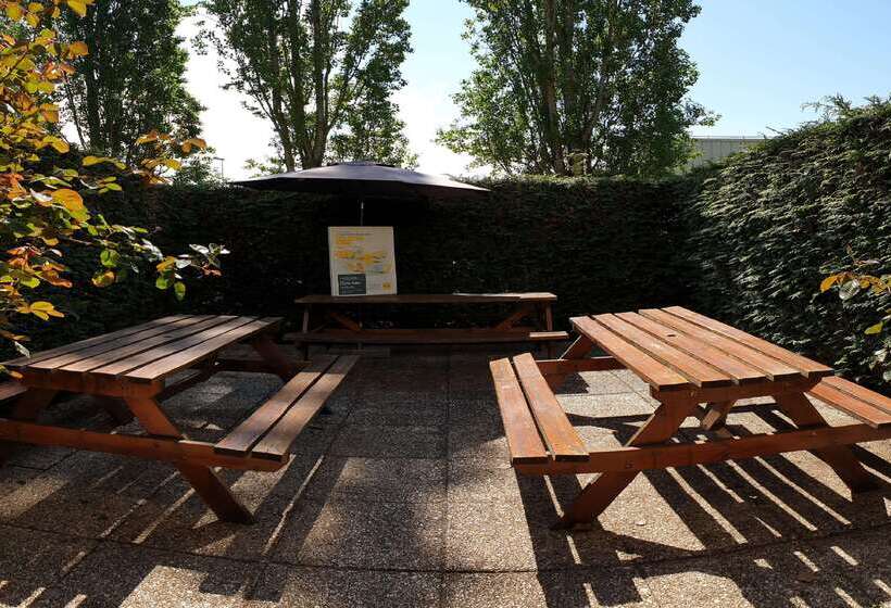 Отель Premiere Classe Nancy Est Essey