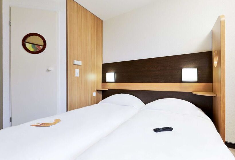 Отель Première Classe Paris Ouest Gennevilliers