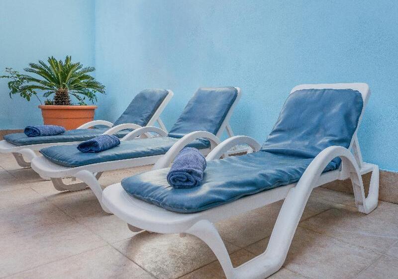 هتل Qawra Point Holiday Complex