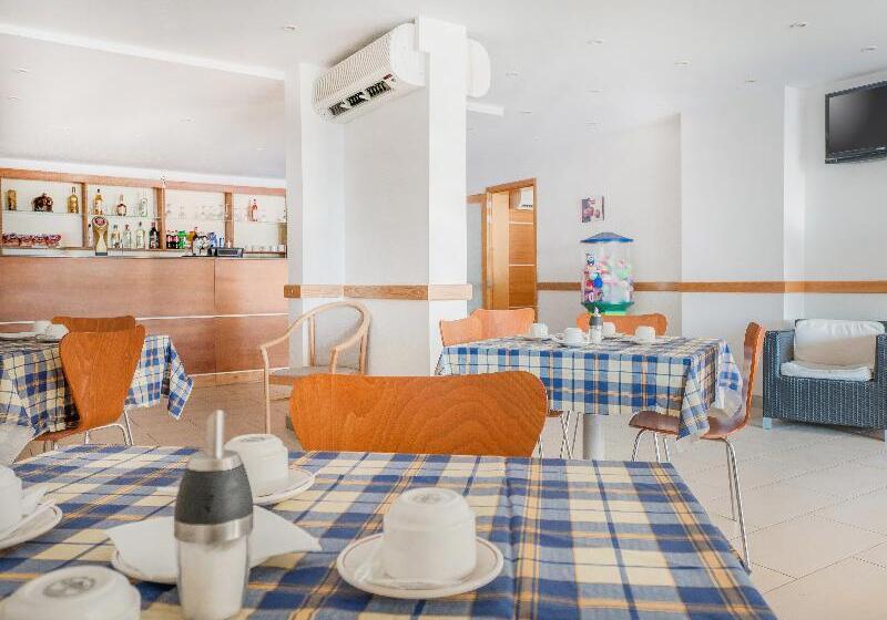 هتل Qawra Point Holiday Complex