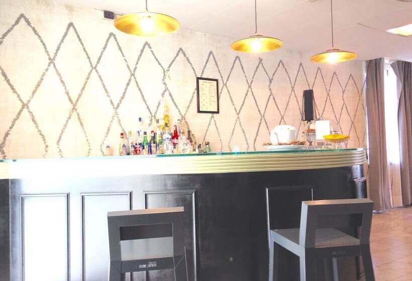 ホテル Ristorante Cervo Malpensa