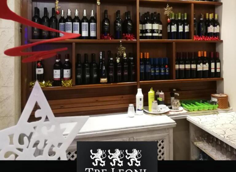 호텔 Ristorante Tre Leoni