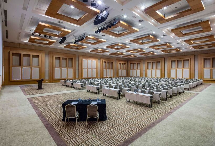 هتل Rixos Sungate, The Land of Legends Access