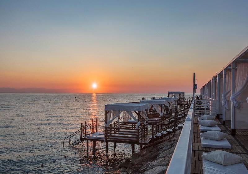 Отель Rixos Sungate, The Land of Legends Access