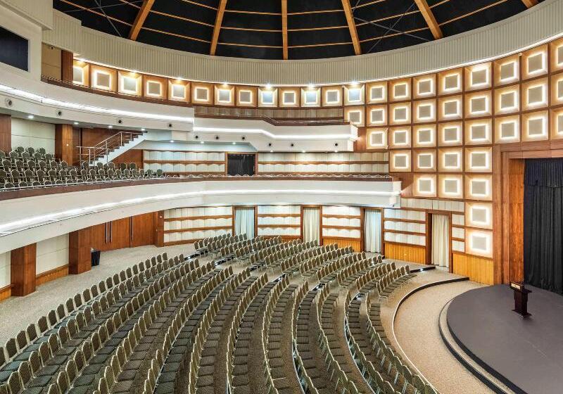 هتل Rixos Sungate, The Land of Legends Access