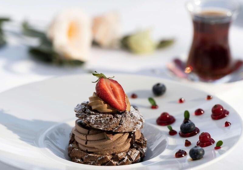 هتل Rixos Sungate, The Land of Legends Access