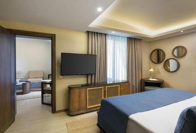 هتل Rixos Sungate, The Land of Legends Access