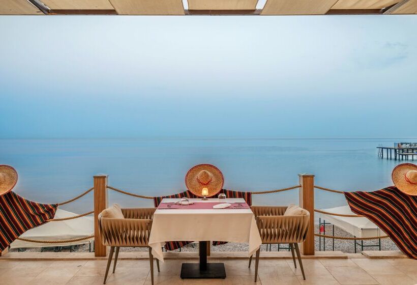 Отель Rixos Sungate, The Land of Legends Access