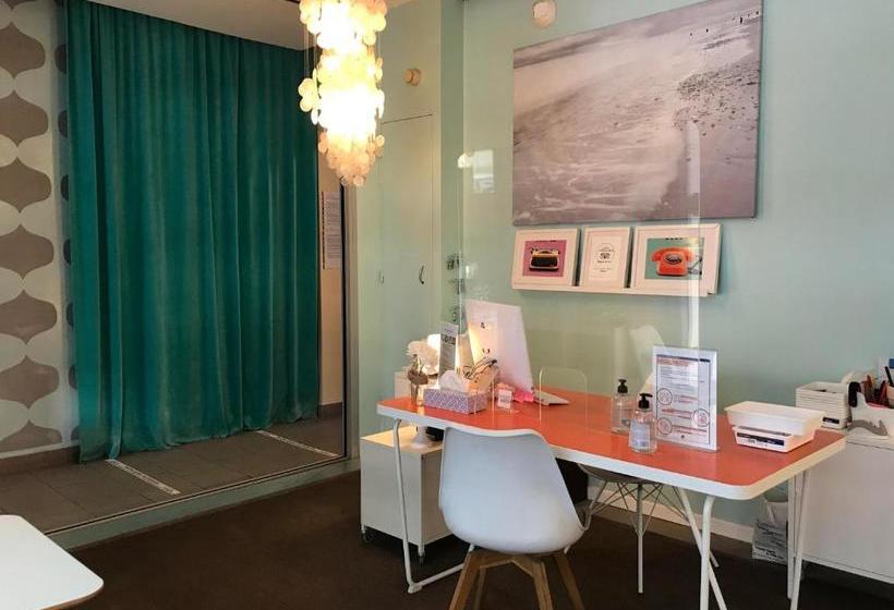 فندق Saintcharles