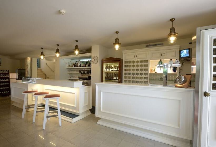 בית מלון כפרי Salus