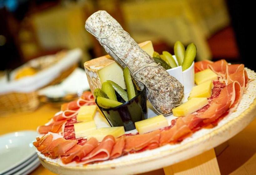 فندق Salvan