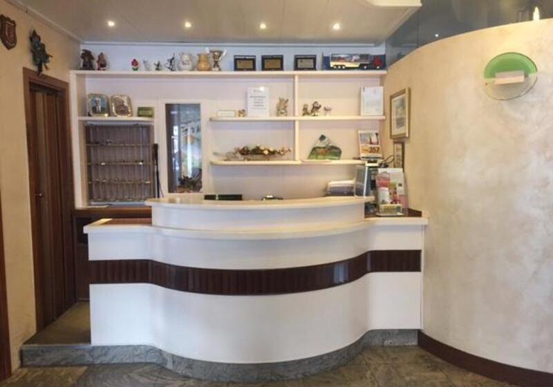 בית מלון כפרי Sciatori 3 Stelle Superior